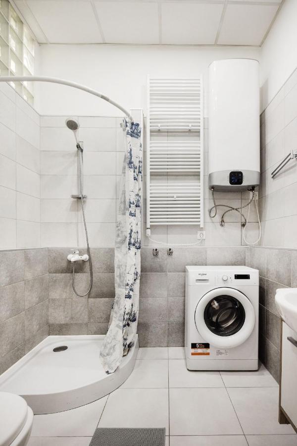 Hungarian Rebelian With Ac Apartment Budapest Luaran gambar