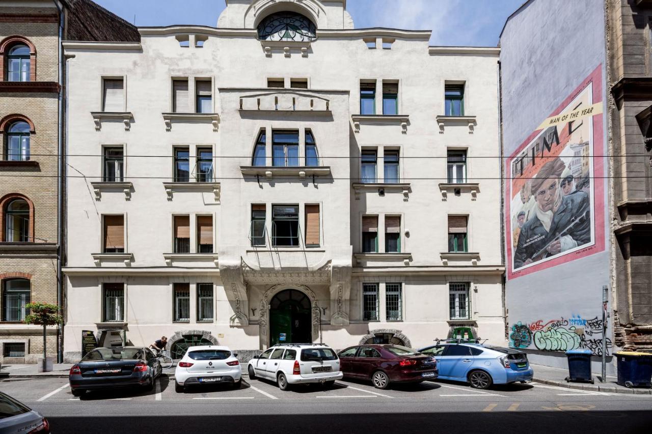 Hungarian Rebelian With Ac Apartment Budapest Luaran gambar